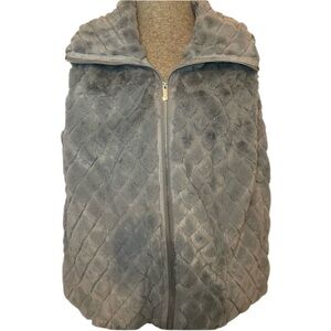 Carmen Marc Valvo Faux Fur Vest - 1X -Gray NWT